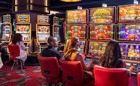 Studio dealer hidup minion178 dengan kamera multi-sudut untuk blackjack dan roulette